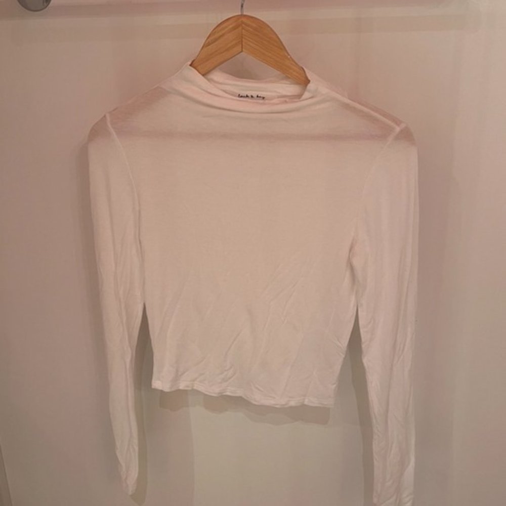 Lock & Key Long-sleeve Turtleneck in white